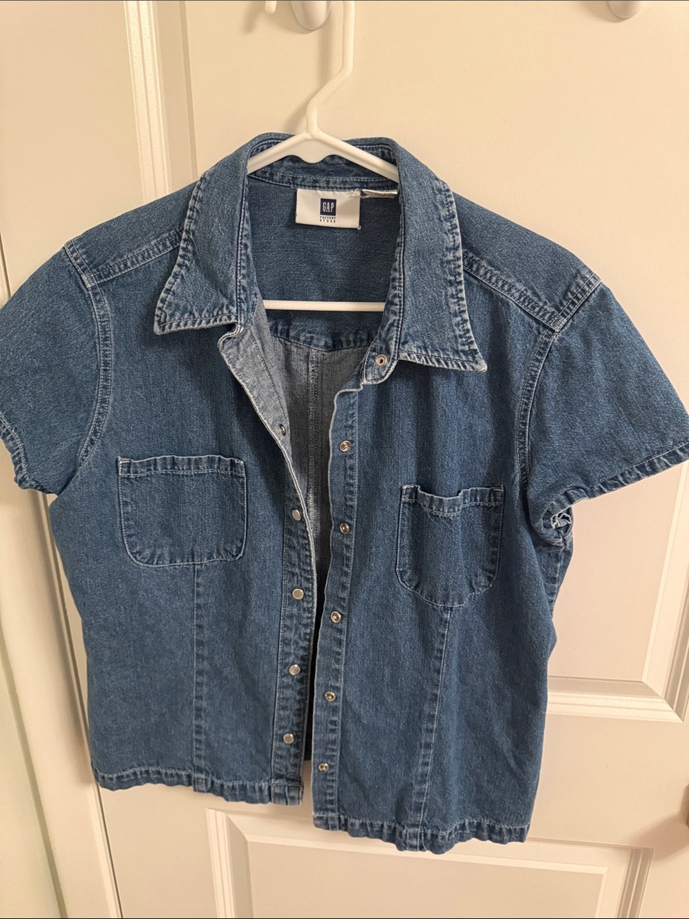 GAP Short-Sleeve Denim Button-Down Shirt - Blue